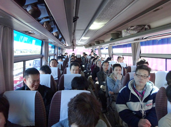 移動中のバス風景